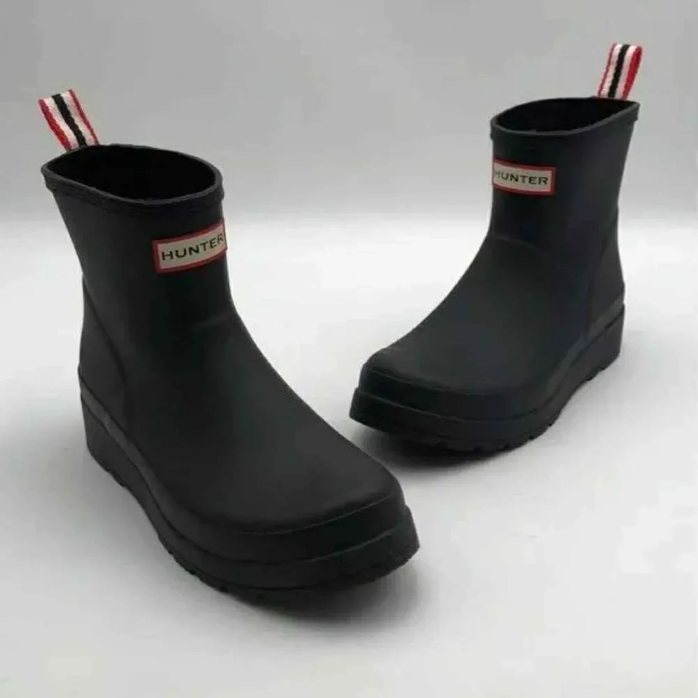 Hunter Womens Black Waterproof Round Toe Ankle Rain Boots Size 6